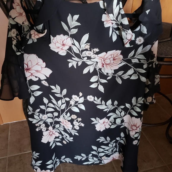 GUESS Cold Shoulder Dress/Tunuc - Size Small - Picture 2 of 3